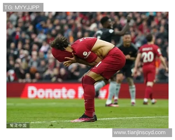 哈格里夫斯：姆伯莫的体现让我想起萨拉赫，在禁区邻近拿球很沉着